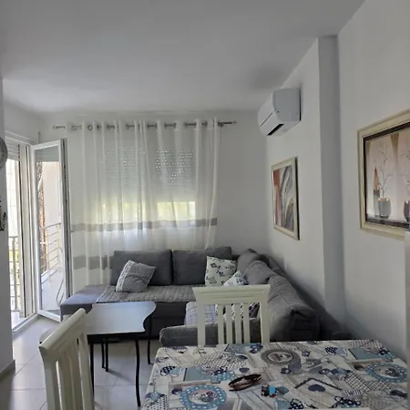 Bledi's Apartments-qerret 1 Apartment Golem (Tirana)