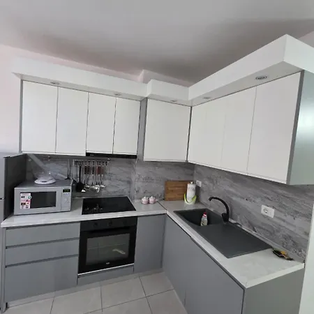 Bledi's Apartments-qerret 1 Apartment Golem (Tirana)